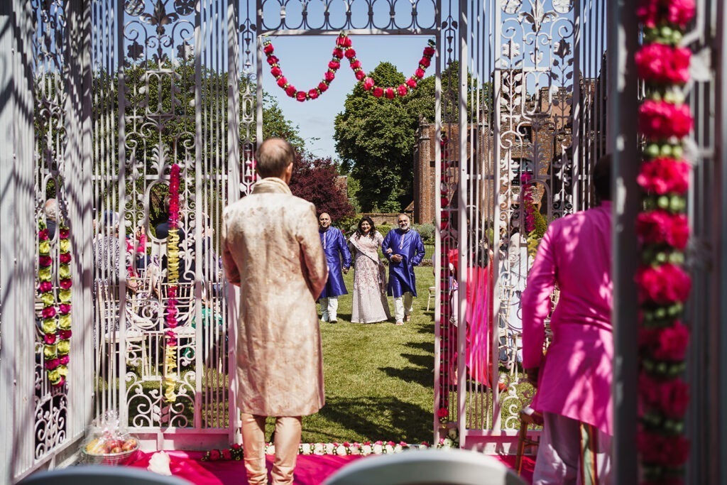 An Exquisite Affair: An Indian Wedding at Chennies Manor
