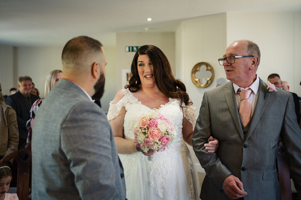 A Relaxed Wedding at St Albans Registry Office, Hertfordshire 5 A Relaxed Wedding at St Albans Registry Office 7